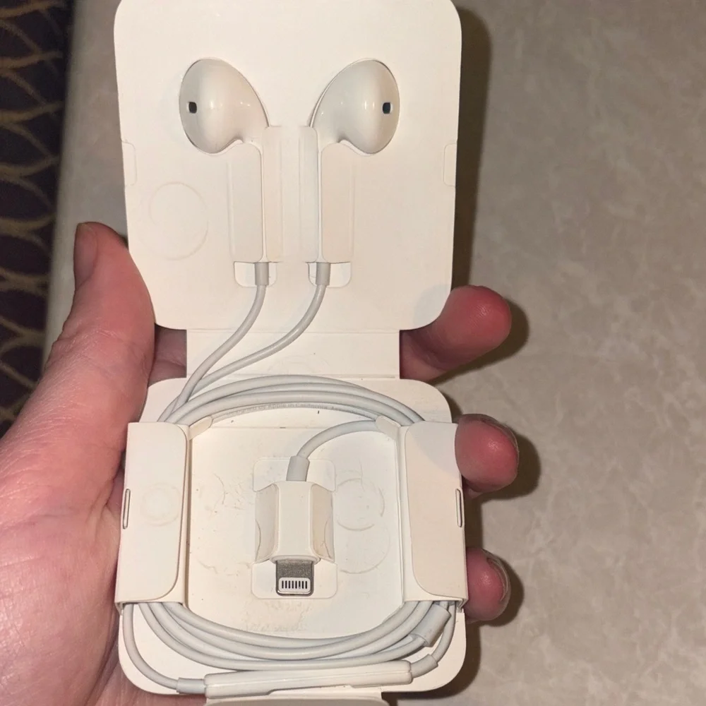 White wire Earbuds for iPhone